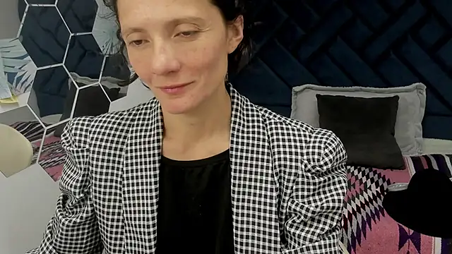 Snapshot of Valery_More__ chatting on 11-13-25, 12:15 Valery More online show from 11-13-25, 12:15