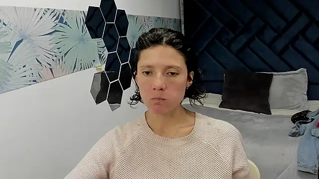 Snapshot of Valery_More__ chatting on 11-19-25, 12:27 Valery More online show from 11-19-25, 12:27