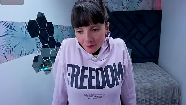 Valery More   online show from 04-13-26, 01:38