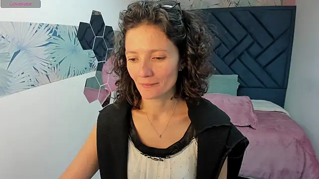 Valery More   online show from 06-02-26, 01:02