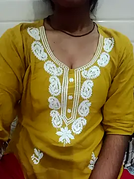 Snapshot of Meenu_rani6 chatting on 10-13-25, 12:38 Meenu rani6 online show from 10-13-25, 12:38