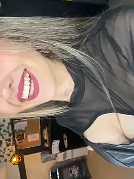 Miia Millerr online show from 11-19-25, 02:55