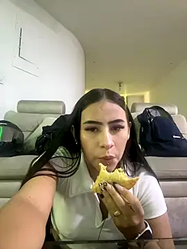 Scarlett Kiiss online show from 11-02-25, 09:11