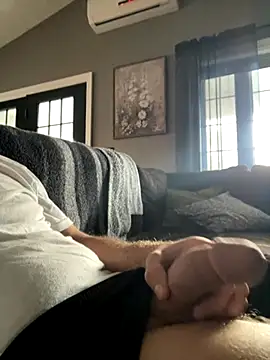 Snapshot of gfucci1680 chatting on 09-28-25, 11:37 gfucci1680 online show from 09-28-25, 11:37