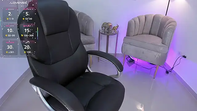 zharaa fox online show from 11-18-25, 03:56