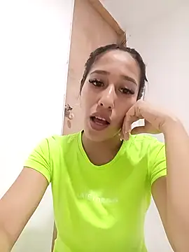 Amelia Rivas online show from 12-17-25, 04:51