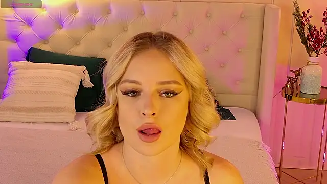 EllyLinn online show from 01-17-26, 05:05