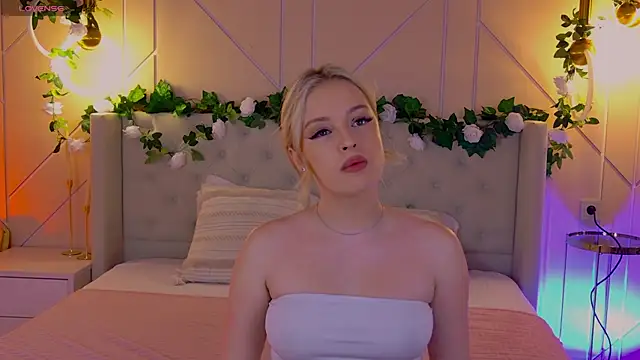 EllyLinn online show from 04-18-26, 05:06