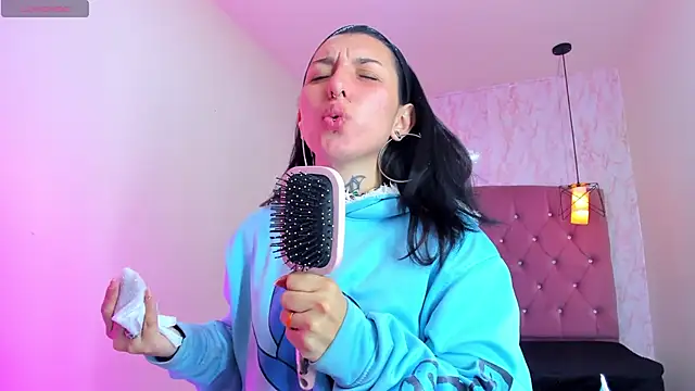 Iris  77 online show from 11-24-25, 11:43