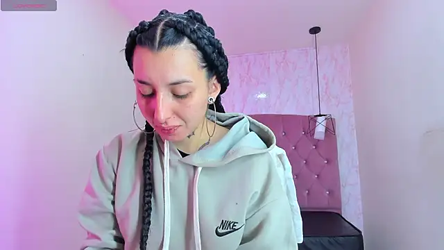 Iris  77 online show from 11-28-25, 11:57