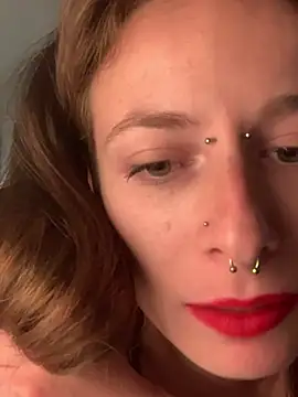 GoldenPussy1329 online show from 04-03-26, 12:08