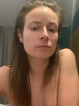 GoldenPussy1329 online show from 04-20-26, 11:50