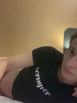 GoldenPussy1329 online show from 04-29-26, 09:21
