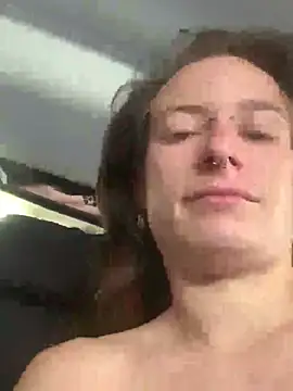 GoldenPussy1329 online show from 05-18-26, 08:53