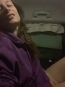 GoldenPussy1329 online show from 05-20-26, 10:38