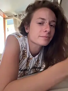 GoldenPussy1329 online show from 06-21-26, 12:52