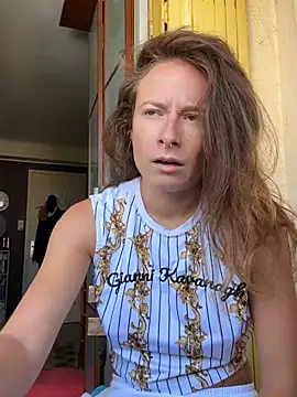 GoldenPussy1329 online show from 07-26-26, 09:16