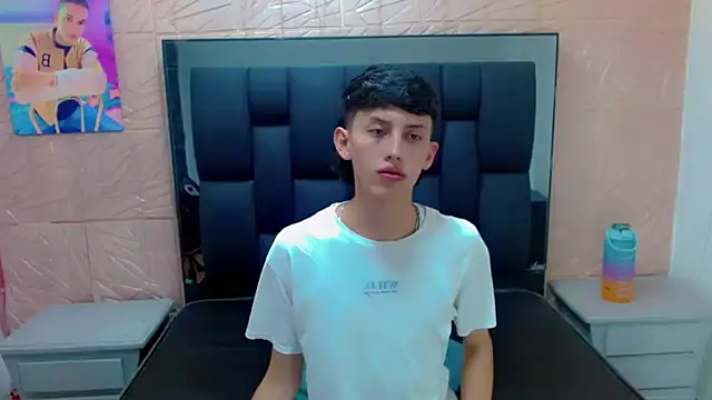 thaigo twink38 online show from 11-13-25, 03:27