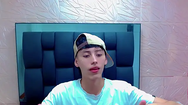 Snapshot of thaigo_twink38 chatting on 02-04-26, 07:14 thaigo twink38 online show from 02-04-26, 07:14