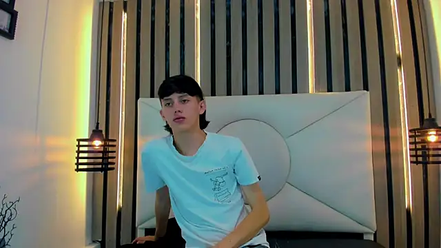 Snapshot of thaigo_twink38 chatting on 04-09-26, 04:01 thaigo twink38 online show from 04-09-26, 04:01