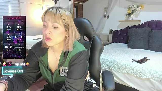 sophialyh 1 online show from 03-06-26, 01:07