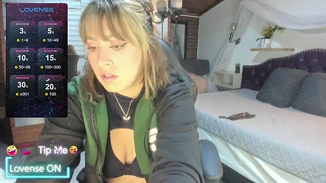 sophialyh 1 online show from 04-06-26, 12:39