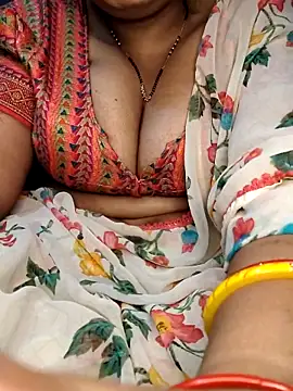 Snapshot of Hot__bhabhi_99 chatting on 04-27-26, 03:48 Hot bhabhi 99 online show from 04-27-26, 03:48