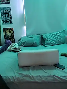 Snapshot of Tinawildd chatting on 03-16-26, 06:45 Tinawildd online show from 03-16-26, 06:45