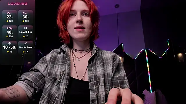 Snapshot of Freirenee chatting on 10-19-25, 02:40 Freirenee online show from 10-19-25, 02:40
