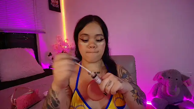 Sussyroxxx online show from 06-18-26, 05:51