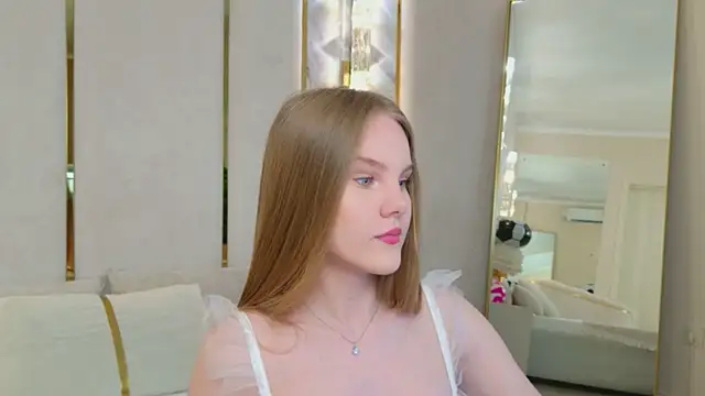 Snapshot of Lili_Lohan chatting on 07-04-26, 05:02 Lili Lohan online show from 07-04-26, 05:02