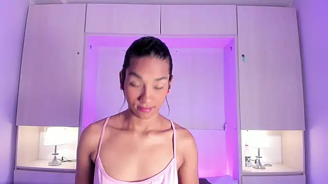 Snapshot of AnahiCollins chatting on 04-29-26, 11:36 AnahiCollins online show from 04-29-26, 11:36