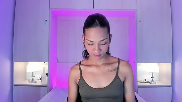 Snapshot of AnahiCollins chatting on 06-13-26, 11:41 AnahiCollins online show from 06-13-26, 11:41