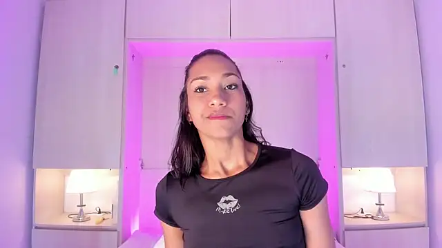 Snapshot of AnahiCollins chatting on 06-14-26, 11:45 AnahiCollins online show from 06-14-26, 11:45