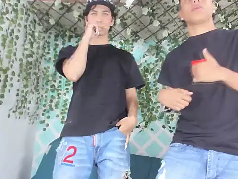 Snapshot of Spicymixxx06 chatting on 10-03-25, 01:52 Spicymixxx06 online show from 10-03-25, 01:52