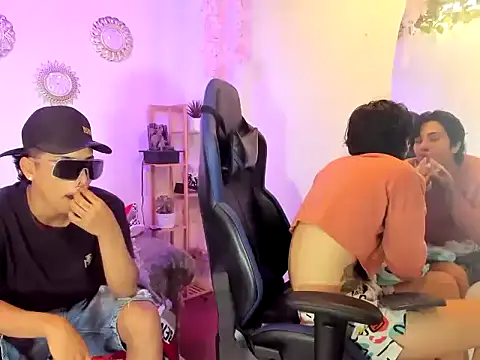 Snapshot of Spicymixxx06 chatting on 10-04-25, 07:23 Spicymixxx06 online show from 10-04-25, 07:23