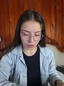 EmmaValencia  online show from 01-12-26, 04:39