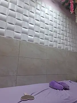 EmmaValencia  online show from 02-11-26, 10:04