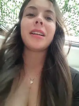Snapshot of EmmaValencia_ chatting on 05-11-26, 08:28 EmmaValencia online show from 05-11-26, 08:28
