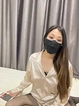 Snapshot of aska1986 chatting on 11-17-25, 04:24 aska1986 online show from 11-17-25, 04:24