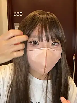 Snapshot of Riria_xx chatting on 11-19-25, 02:22 Riria xx online show from 11-19-25, 02:22