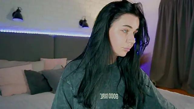 Snapshot of Black___Barbie chatting on 09-28-25, 07:52 Black   Barbie online show from 09-28-25, 07:52