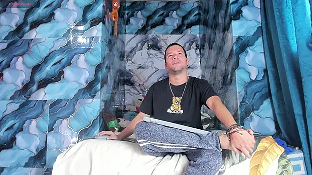 Snapshot of celesteyorucso1 chatting on 10-04-25, 09:02 celesteyorucso1 online show from 10-04-25, 09:02