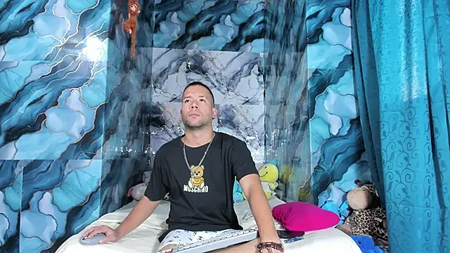 Snapshot of celesteyorucso1 chatting on 10-16-25, 09:38 celesteyorucso1 online show from 10-16-25, 09:38