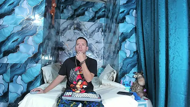 Snapshot of celesteyorucso1 chatting on 10-21-25, 11:16 celesteyorucso1 online show from 10-21-25, 11:16