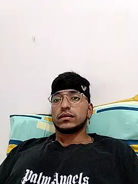 Snapshot of AlfalfaBoy chatting on 10-19-25, 12:33 AlfalfaBoy online show from 10-19-25, 12:33