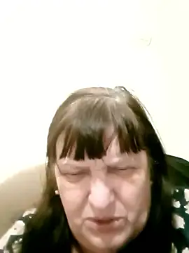 Apeesynka55211 online show from 03-06-26, 07:21