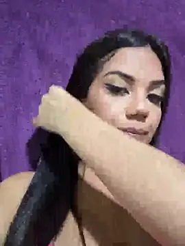 Snapshot of Alinebblinda chatting on 03-08-26, 06:28 Alinebblinda online show from 03-08-26, 06:28