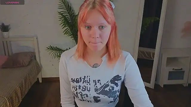 kitten murray  online show from 10-15-25, 05:40