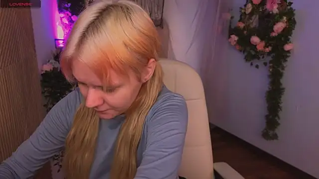 kitten murray  online show from 11-04-25, 05:28